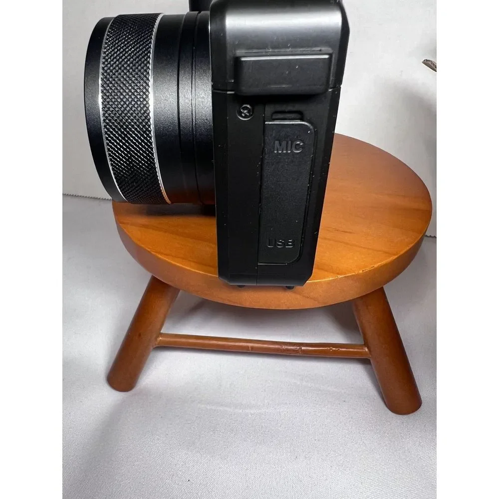 4K Ultra HD camera digital zoom lens 18x. F=2.0mm. F2.2. Records and takes photo